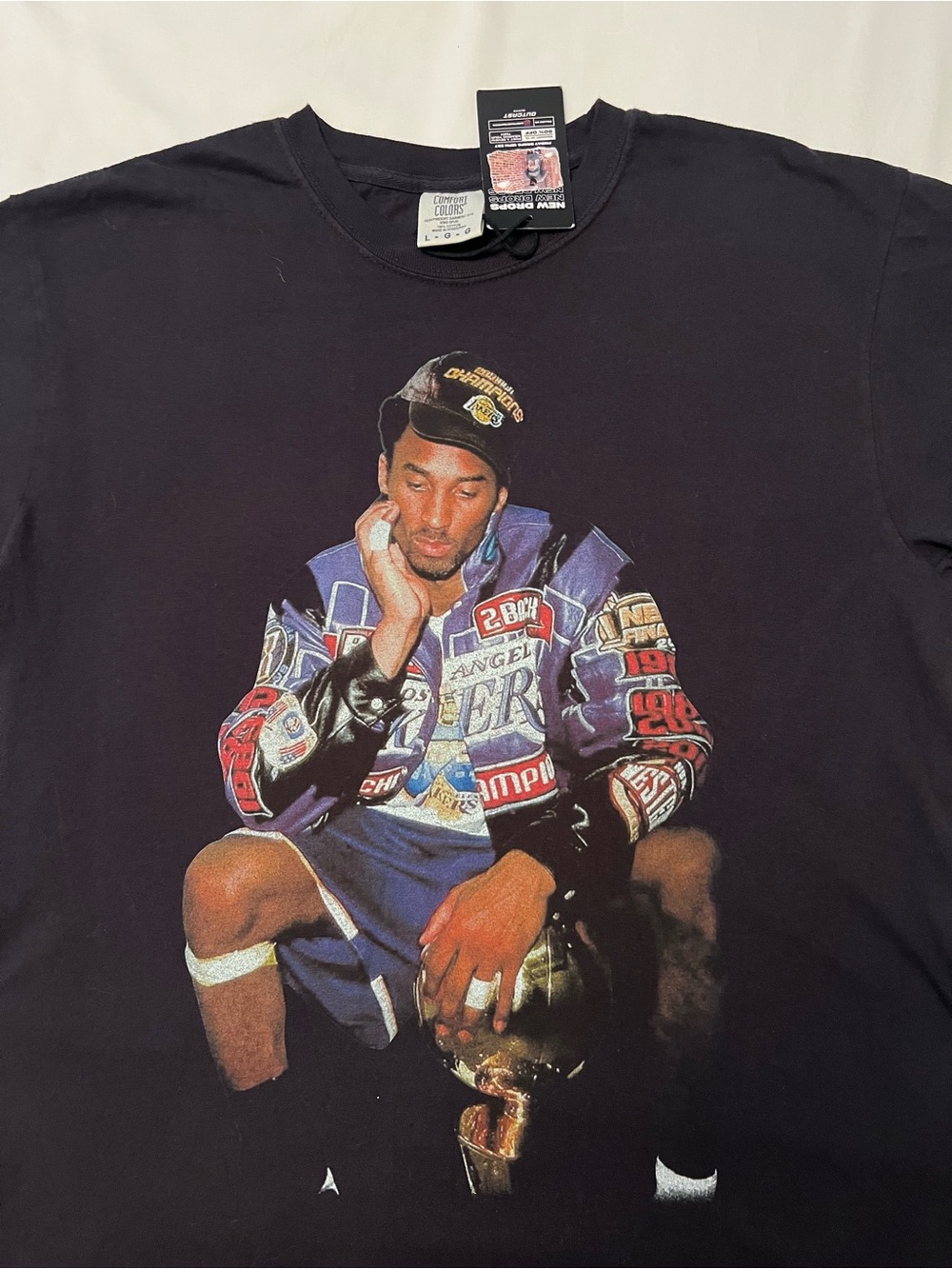 Kobe Bryant Lakers Championship Graphic T-Shirt NWT Comfort Colors Size Large - Picture 7 of 7